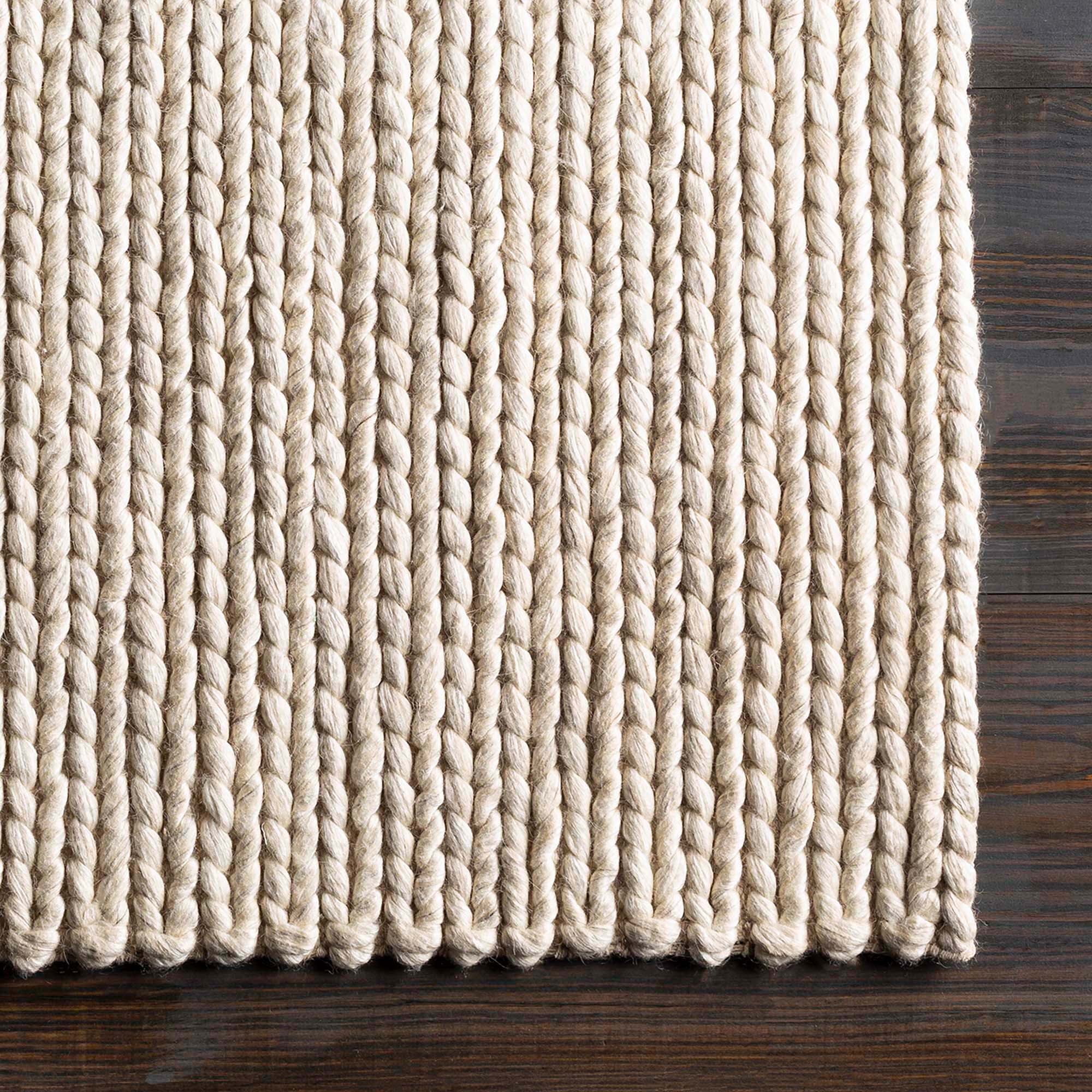 Fishtail Braided Rug: Cream – Maine Cottage